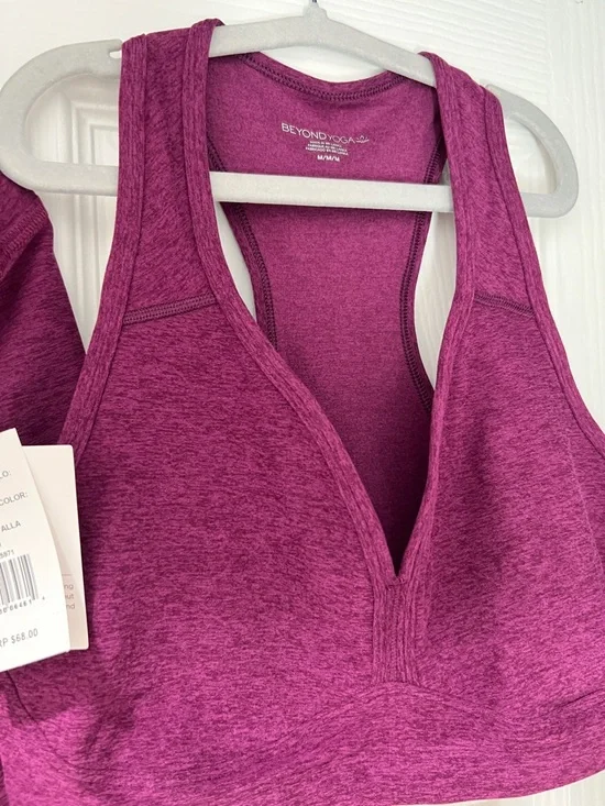 New M SET Beyond Yoga  Deep Berry Sports Bra and Shorts Set - Picture 8 of 11